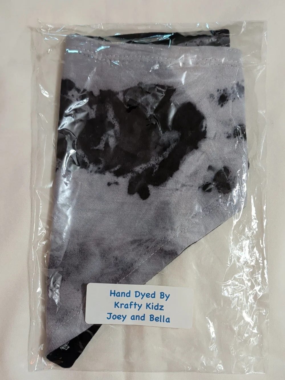 NWOT Tie-Dye Triangle Pet Bandana / Baby Bandaid Bib in Black And Gray
